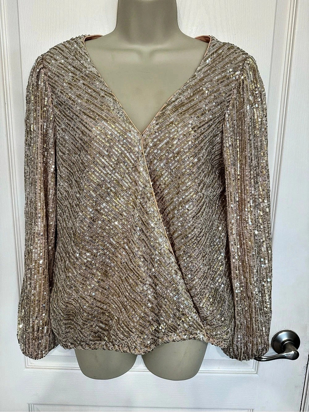 Boston Proper Sequin Wrap Blouse in Gold & Silver Size Medium Like New Sequins